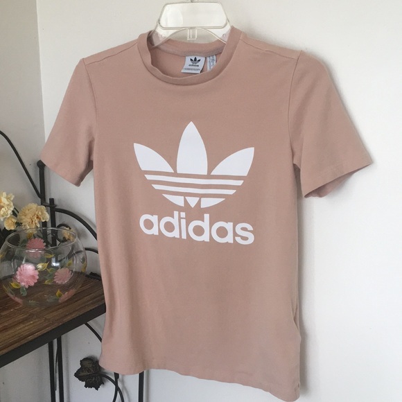 adidas Tops - ADIDAS Tee 👚